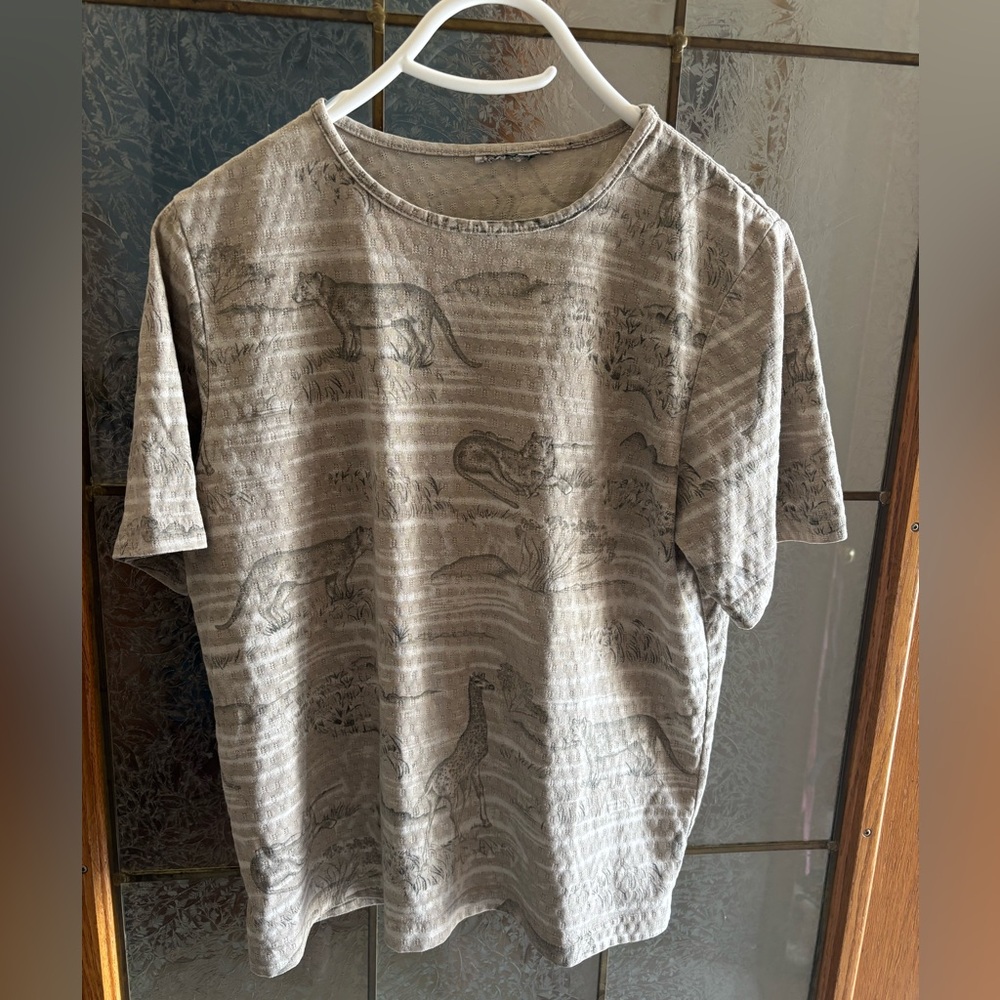 GREEN & BEIGE ANIMAL PRINT T SHIRT 19” PTP
